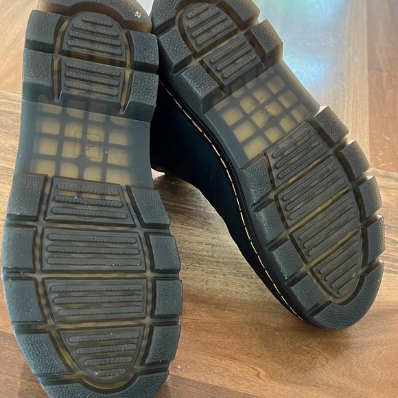 Dr Marten Embury Leather Casual Chelsea Boots - Picture 3 of 8